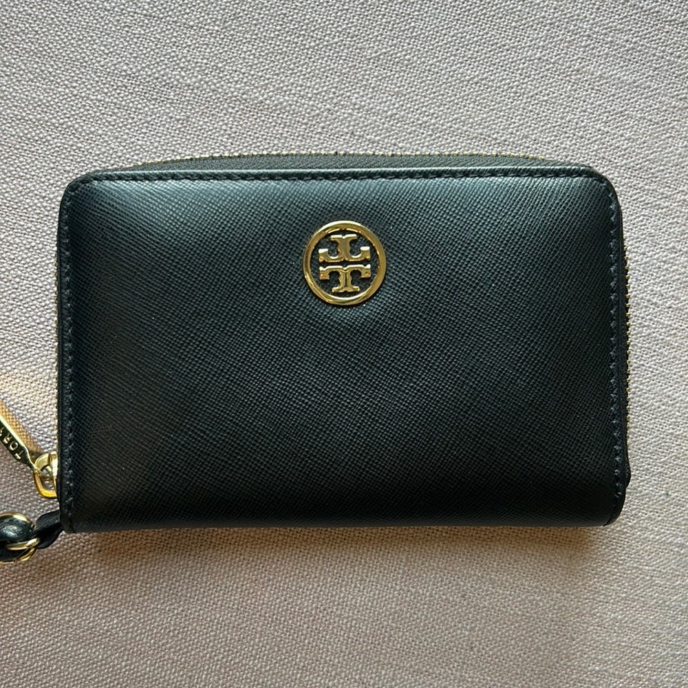 Tory Burch Robinson Wallet and Wristlet